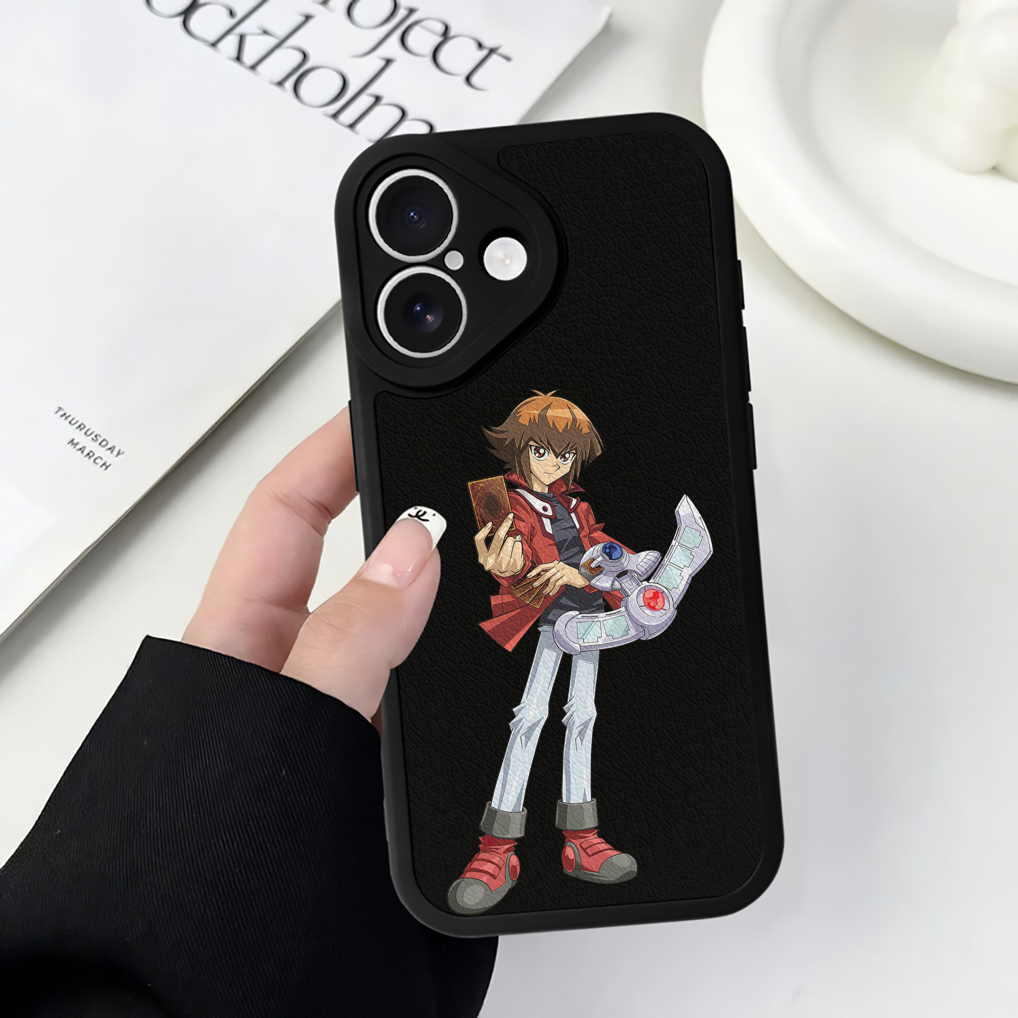 遊☆戯☆王 Yu-Gi-Oh! 【iPhone 16シリーズ対応】シリコンスマホケース（レザー調） 材質：シリコン